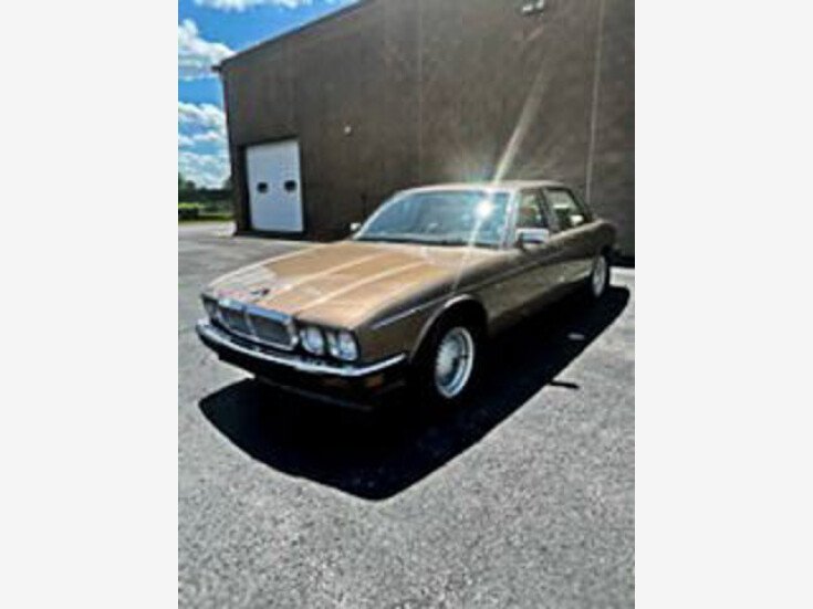 Thumbnail Photo undefined for 1989 Jaguar XJ Vanden Plas
